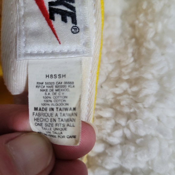 Great Nike Men’s Adjustable Hat Early 2000's Yellow w/Navy Blue Swoosh & Visor - Picture 7 of 10